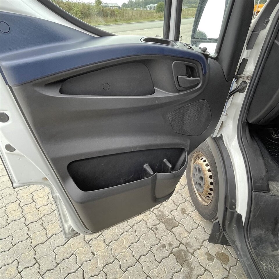 فان Iveco 35-120 HI Matic: صور 17 فان Iveco 35-120 HI Matic: صور 17