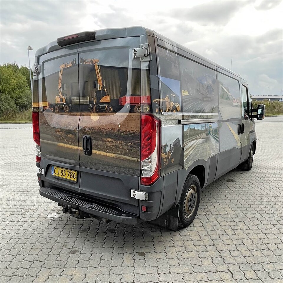 فان Iveco 35-120 HI Matic: صور 8 فان Iveco 35-120 HI Matic: صور 8