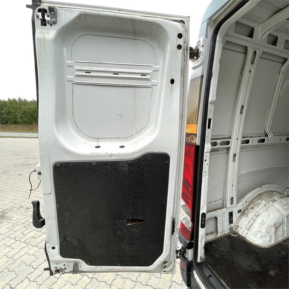 فان Iveco 35-120 HI Matic: صور 32 فان Iveco 35-120 HI Matic: صور 32