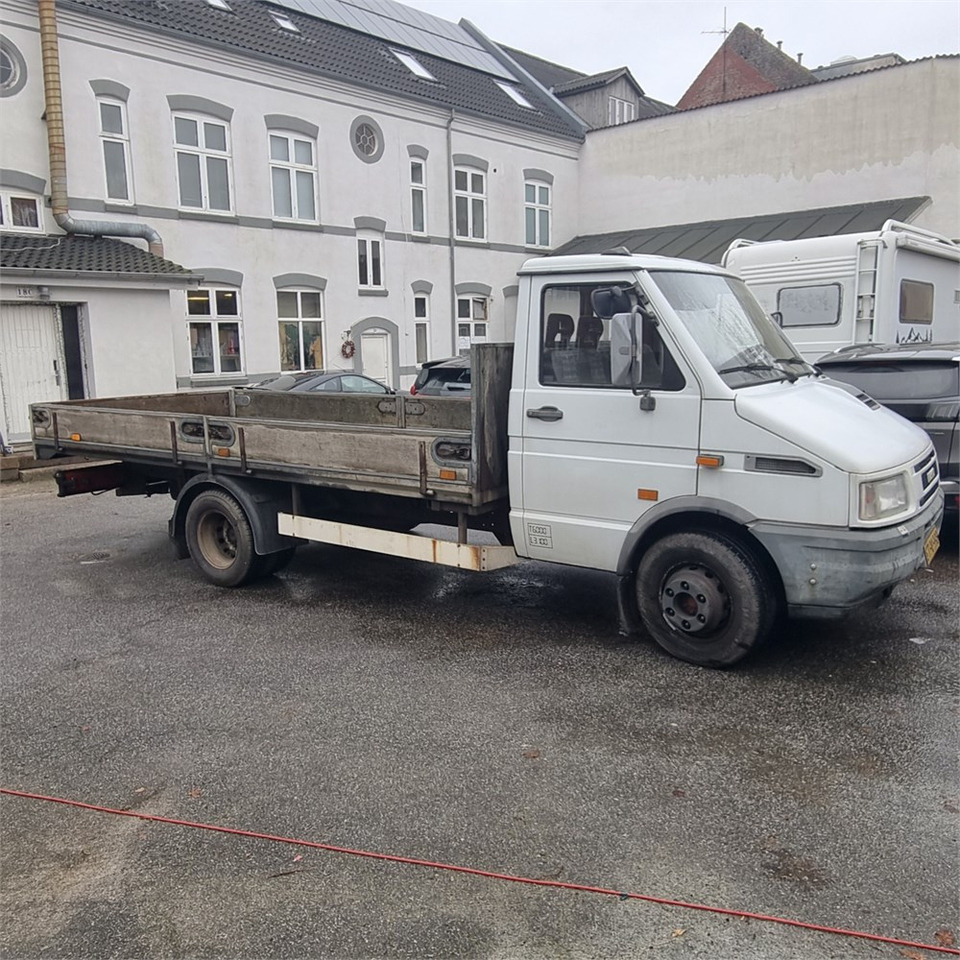 Iveco Daily 50C13, 2,8 TD - شاحنات مسطحة: صور 1 Iveco Daily 50C13, 2,8 TD - شاحنات مسطحة: صور 1