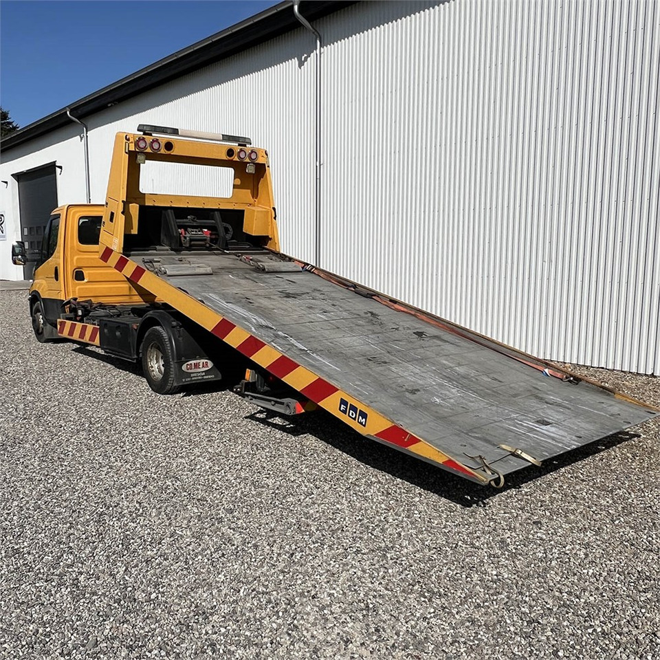 Iveco Daily 70c - سيارة السحب للتصليح: صور 2 Iveco Daily 70c - سيارة السحب للتصليح: صور 2