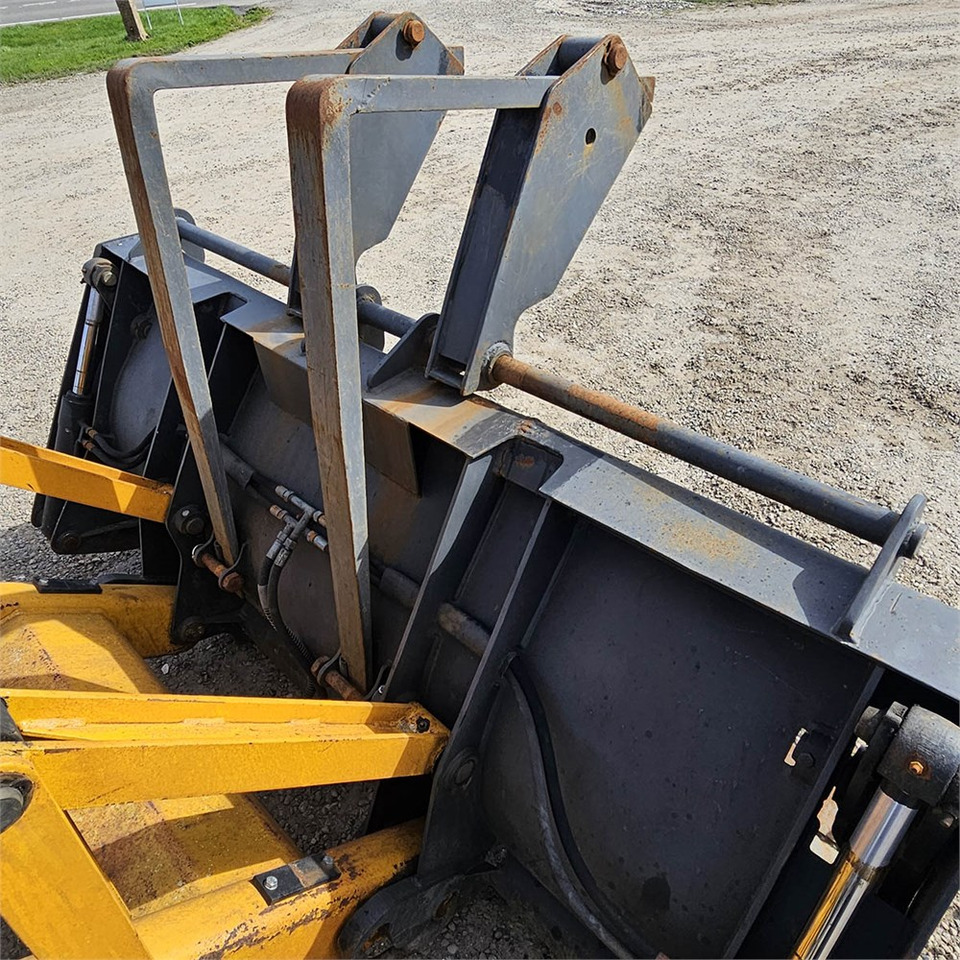 حفار متعدد الاستخدام JCB 4CX eco T4i III B: صور 23