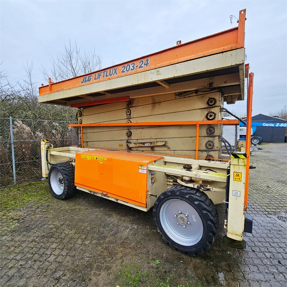JLG 203-24 - رافعات مقصية: صور 3 JLG 203-24 - رافعات مقصية: صور 3