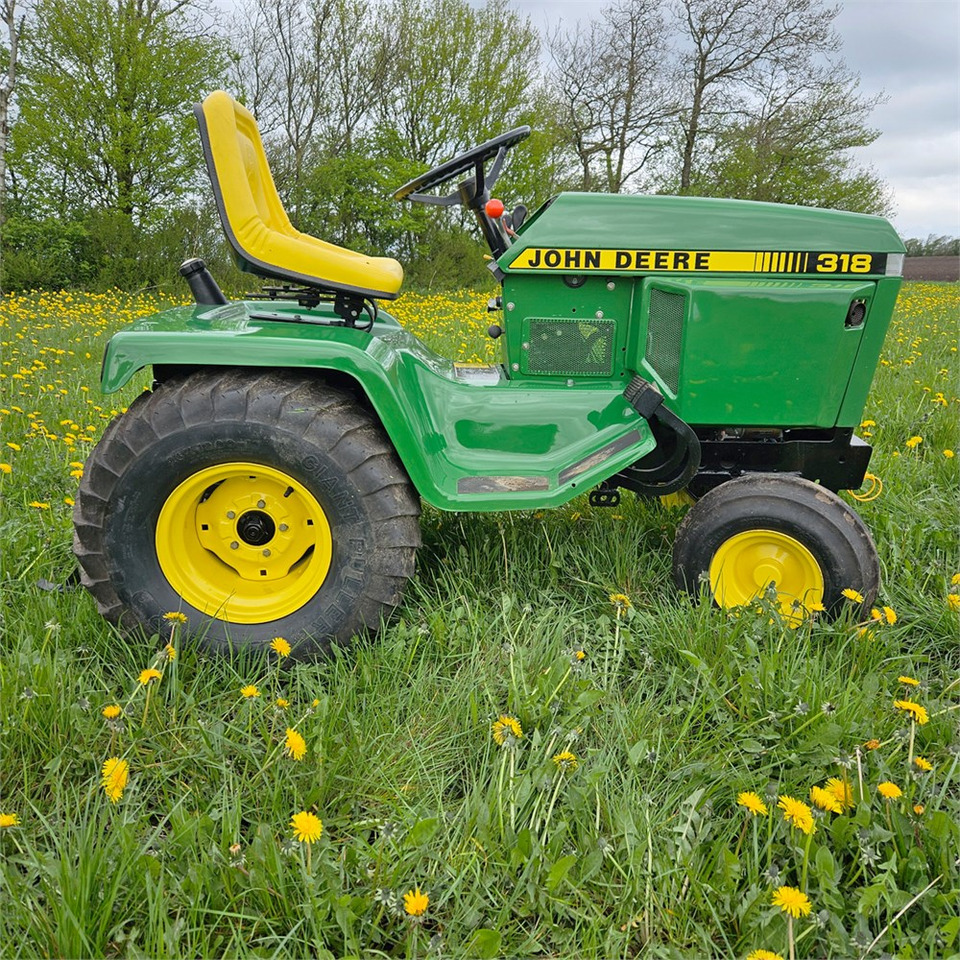 John Deere 318 - جرارات البلدية: صور 5 John Deere 318 - جرارات البلدية: صور 5