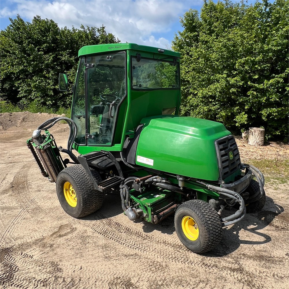 John Deere 8700 PC FM - جزازة المروج: صور 5 John Deere 8700 PC FM - جزازة المروج: صور 5