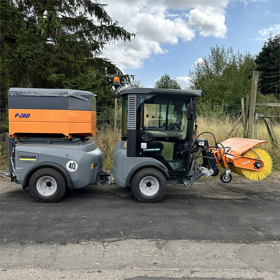 Kärcher MC130 - سياره كنس شوارع: صور 2 Kärcher MC130 - سياره كنس شوارع: صور 2
