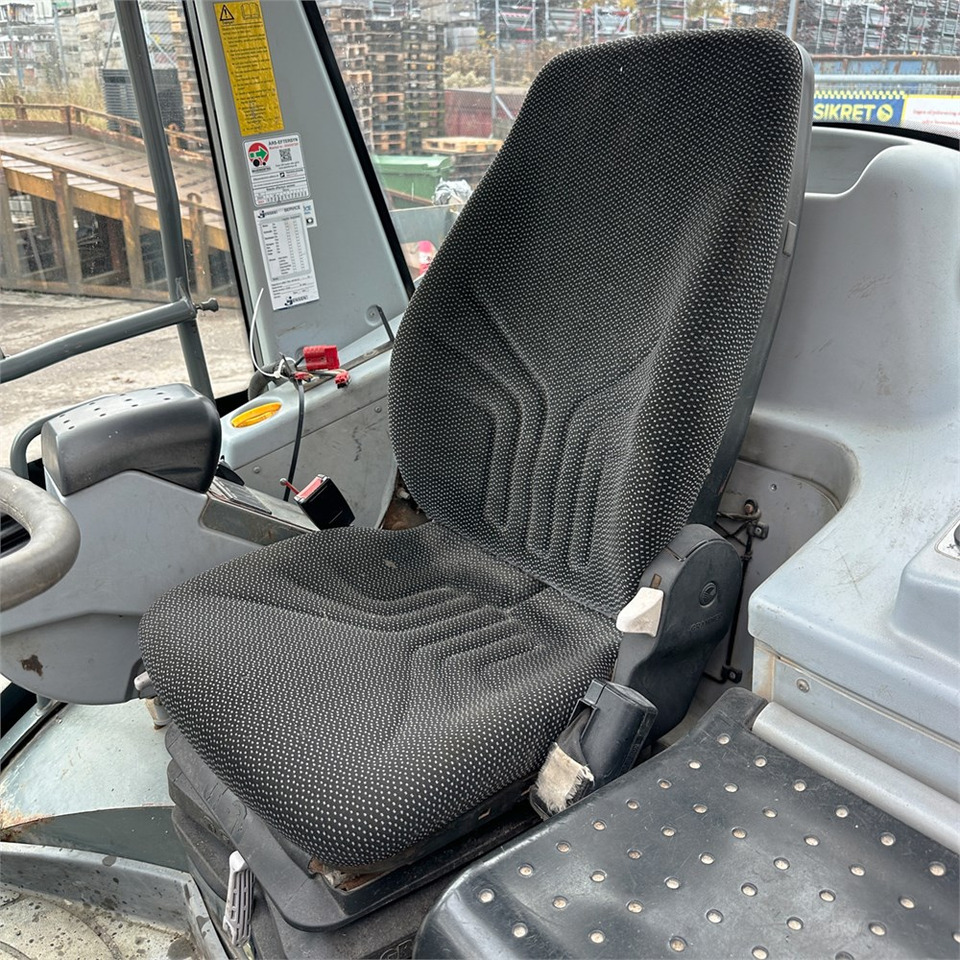 اللودر بعجل Kramer 380: صور 13