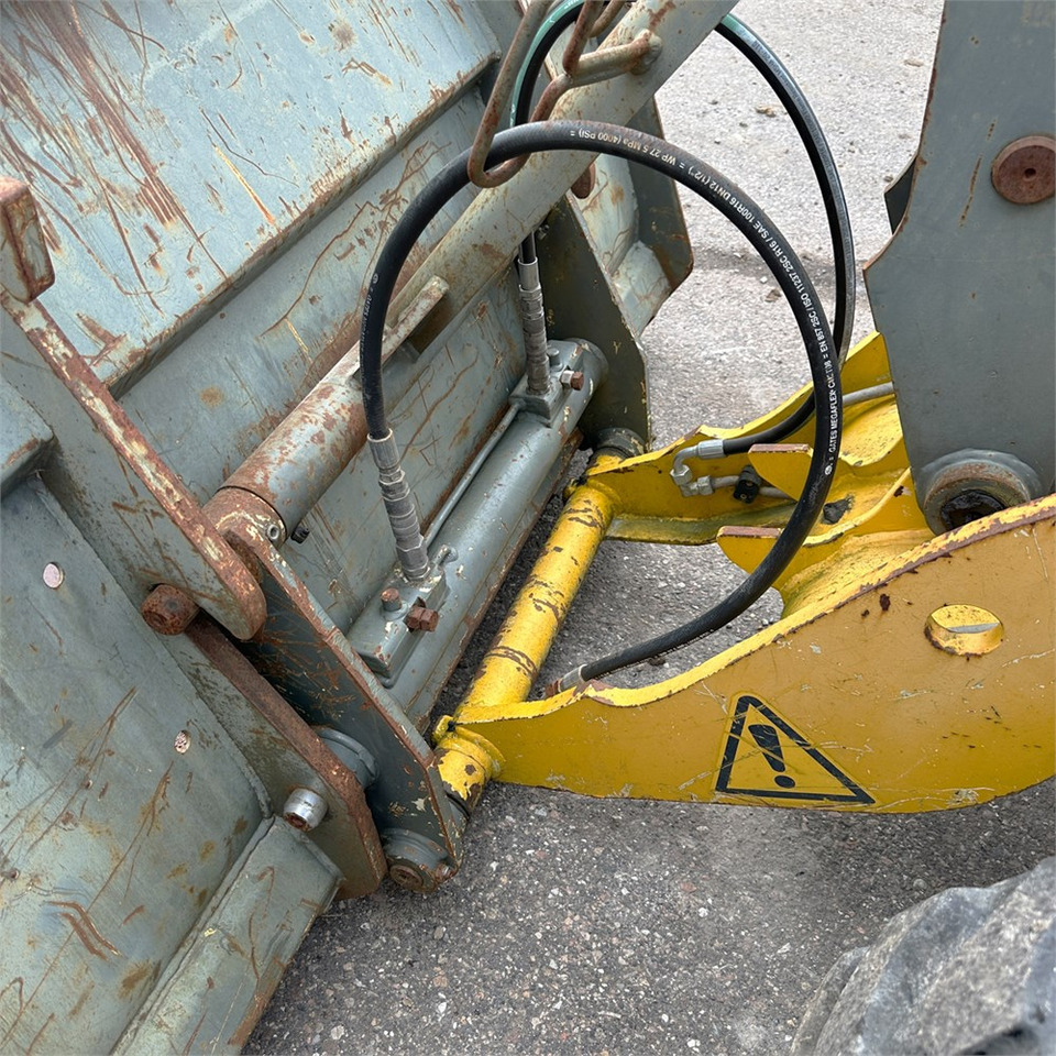 اللودر بعجل Kramer 380: صور 32