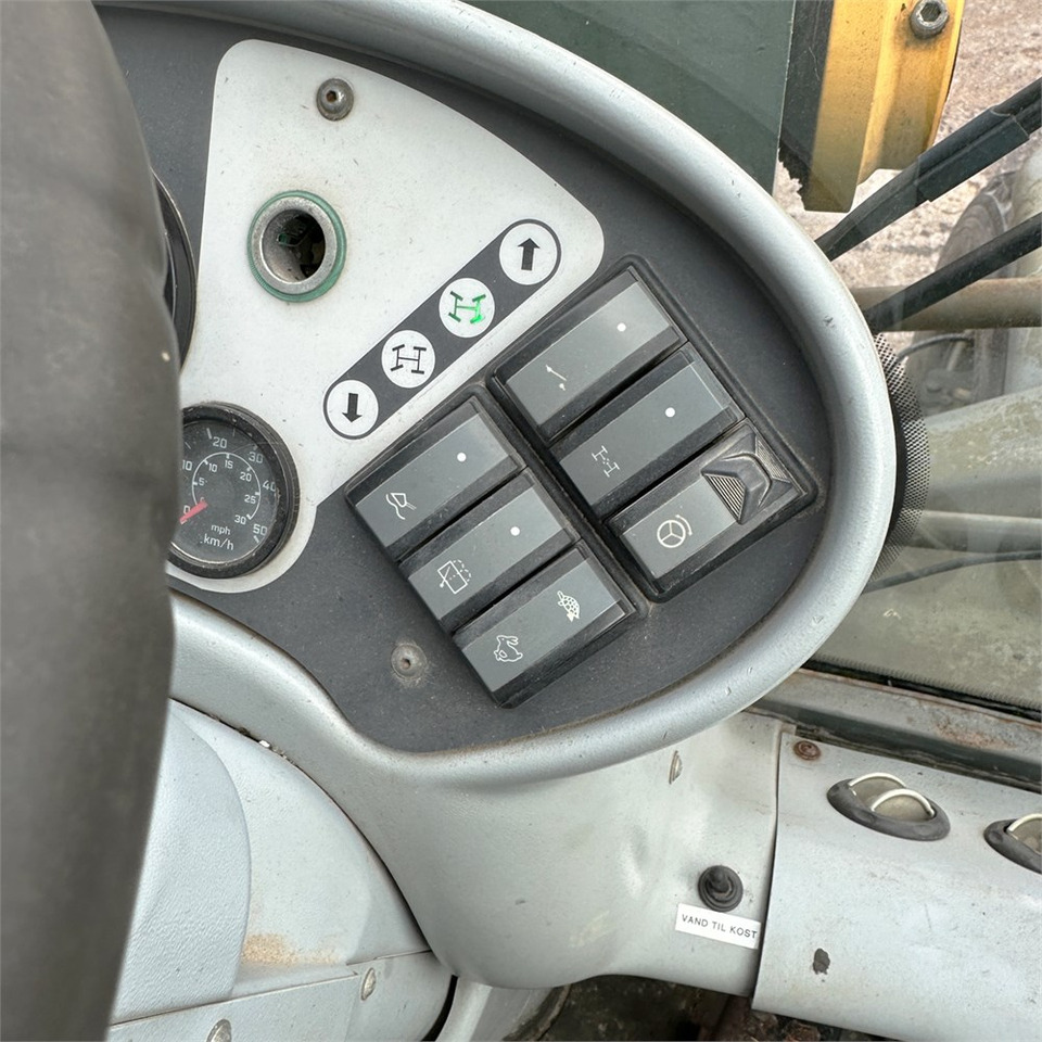 اللودر بعجل Kramer 380: صور 16