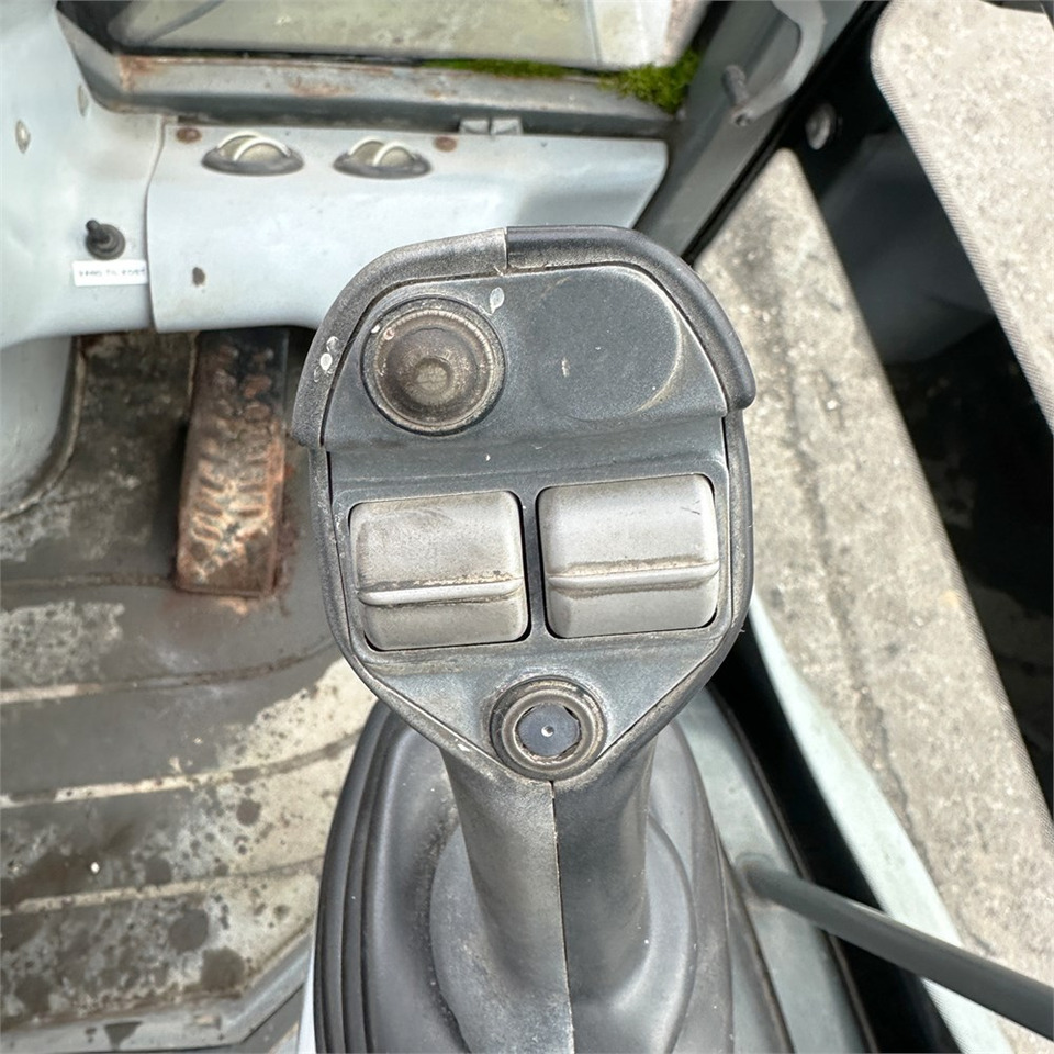 اللودر بعجل Kramer 380: صور 14