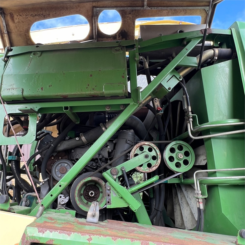 حصادة الأعلاف Krone BIG X 650: صور 37