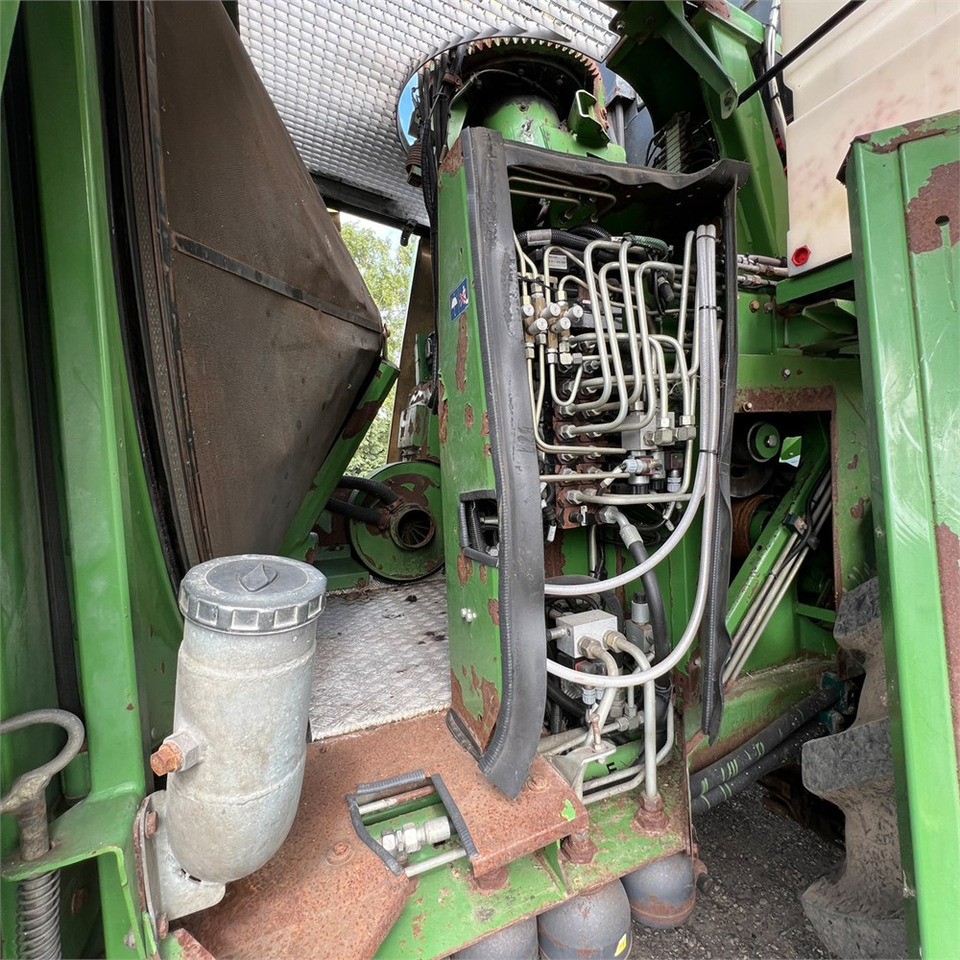 حصادة الأعلاف Krone BIG X 650: صور 34