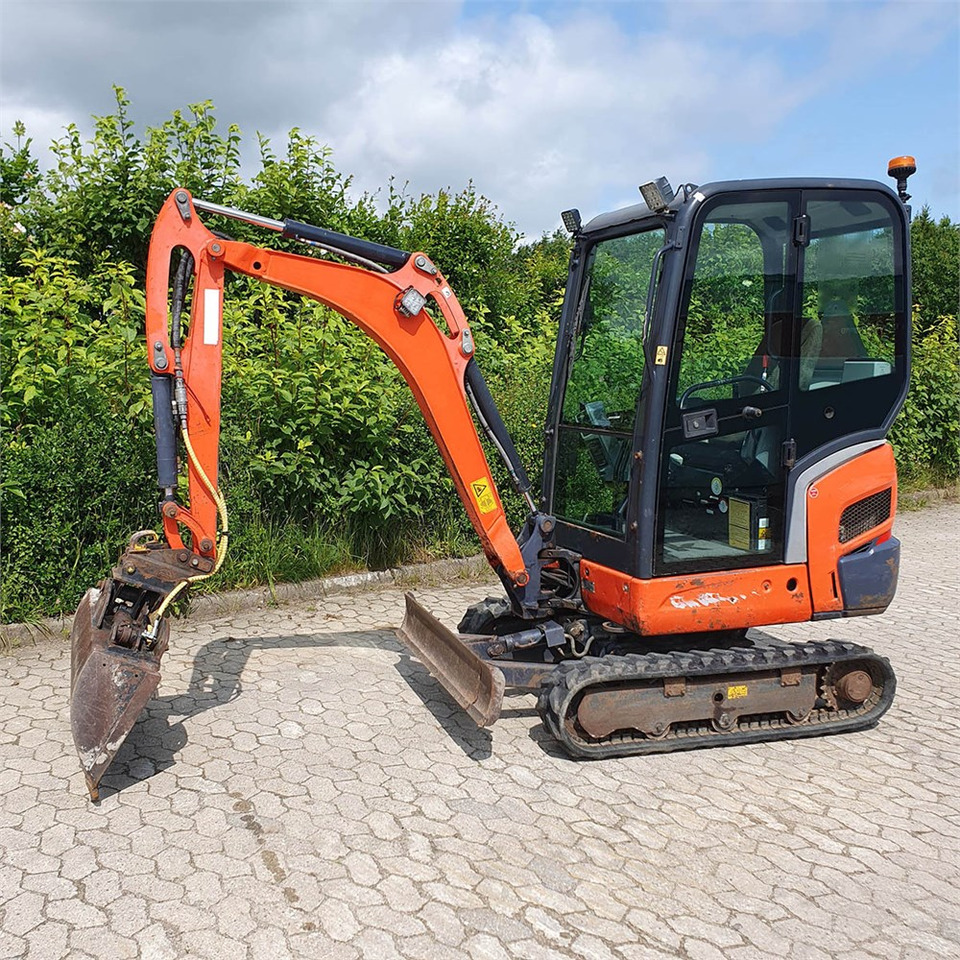Kubota KX019-4 - حفارة مصغرة: صور 1 Kubota KX019-4 - حفارة مصغرة: صور 1