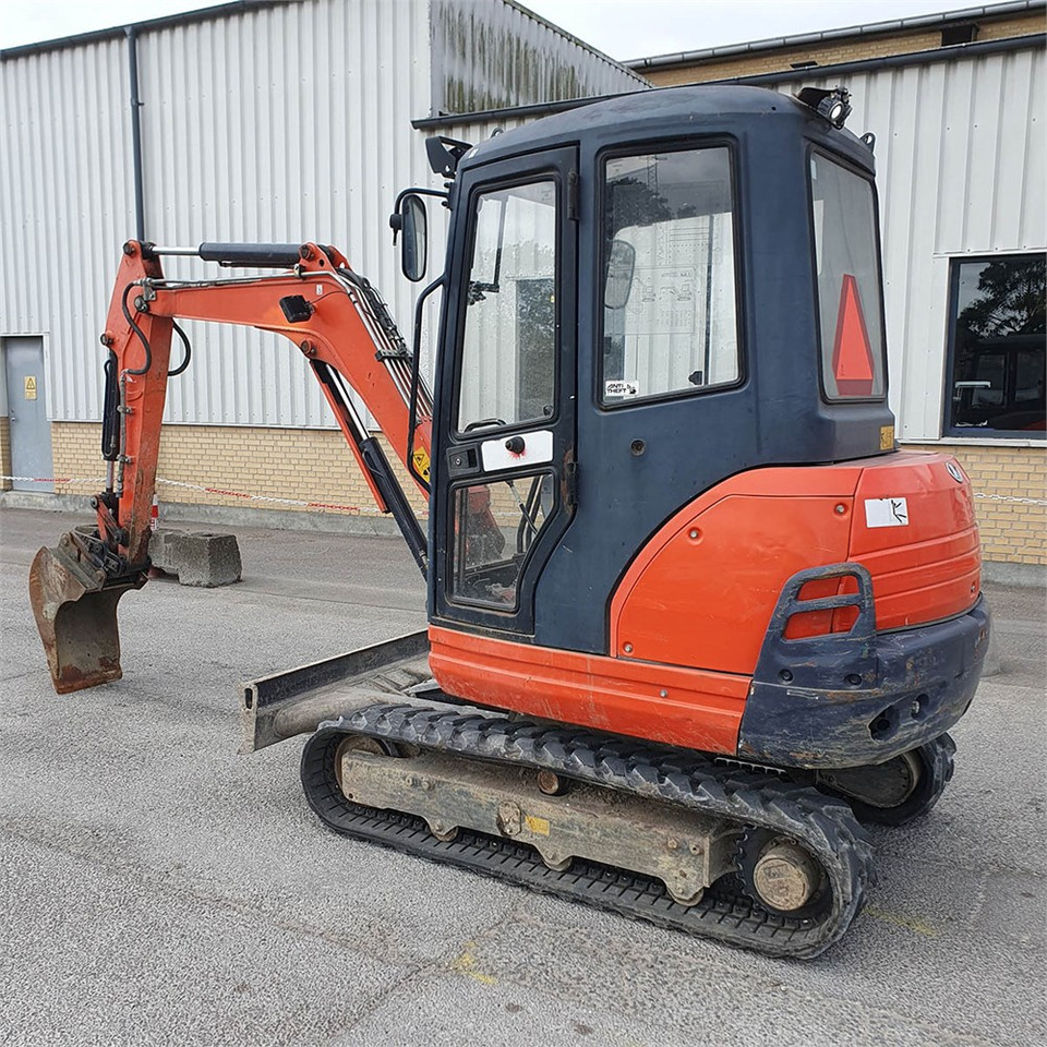Kubota KX61-3 - حفارة مصغرة: صور 5 Kubota KX61-3 - حفارة مصغرة: صور 5