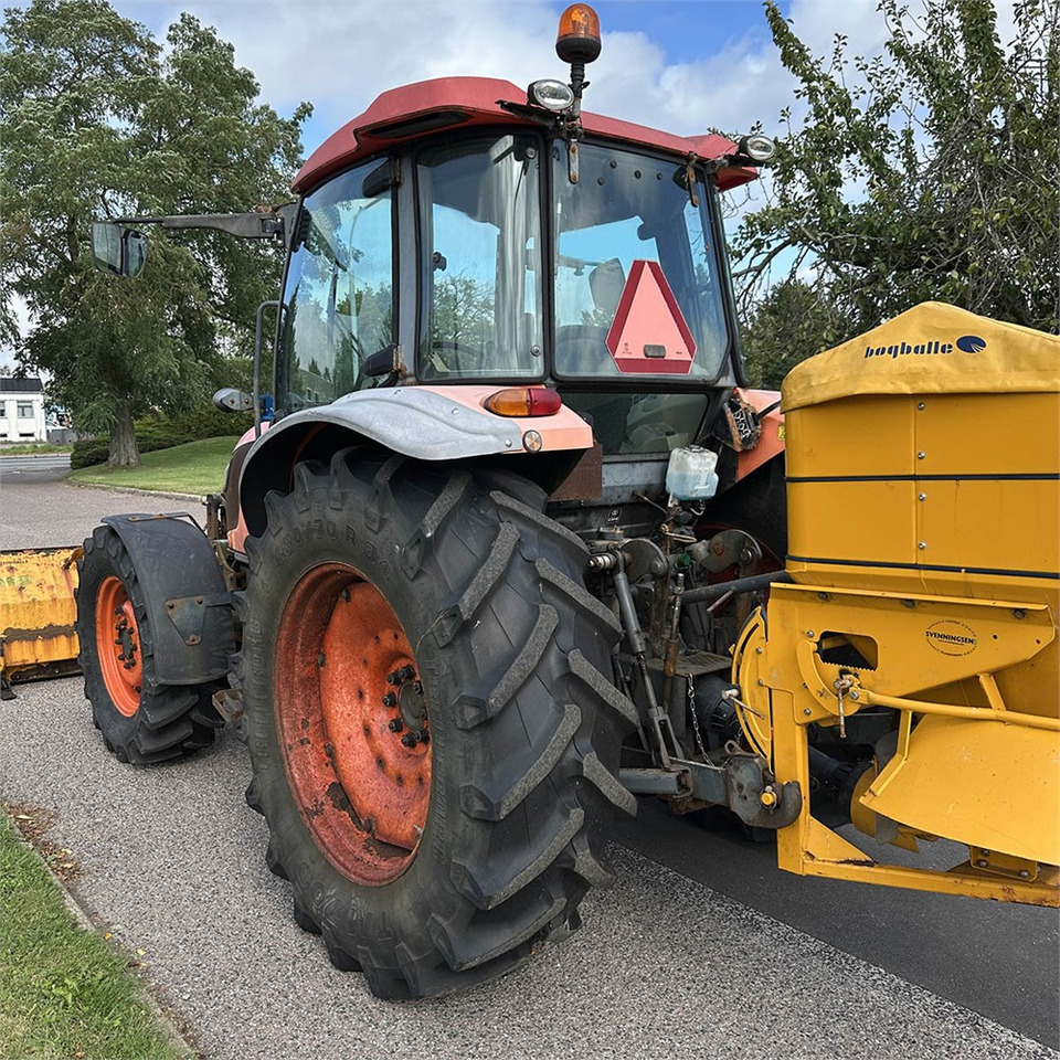 Kubota M 9540 2/4 WD - جرار: صور 5 Kubota M 9540 2/4 WD - جرار: صور 5
