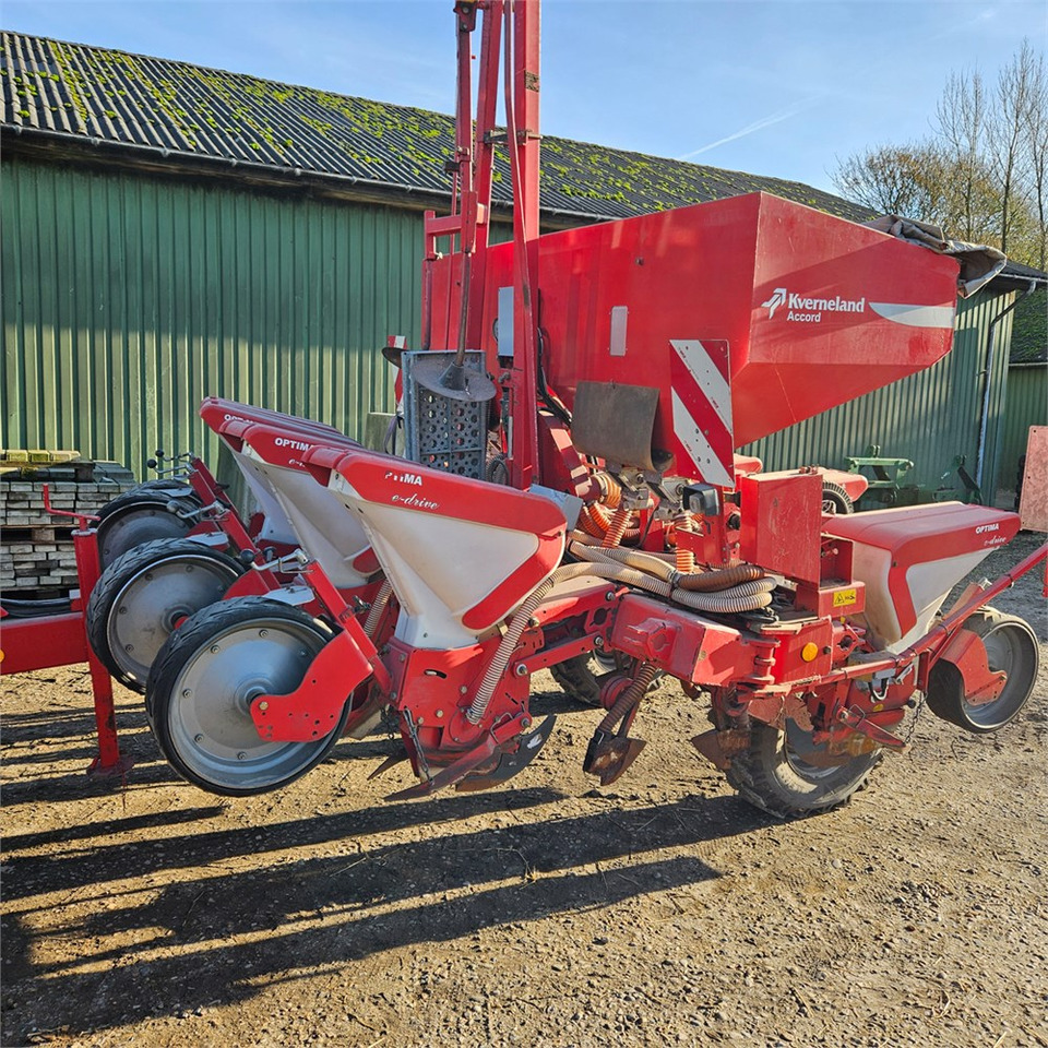 Kverneland Optima E-drive 8 - آلات البذر والغرس والشتل: صور 4 Kverneland Optima E-drive 8 - آلات البذر والغرس والشتل: صور 4