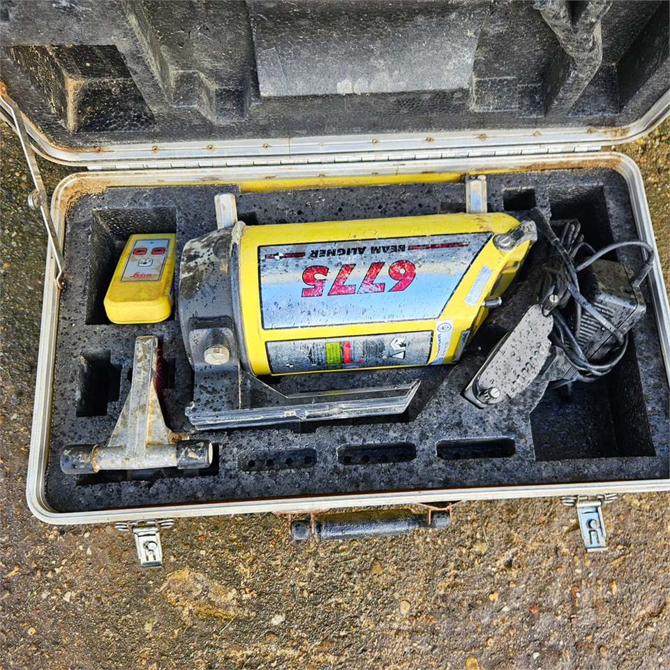 Leica 6775 - معدات البناء: صور 4 Leica 6775 - معدات البناء: صور 4