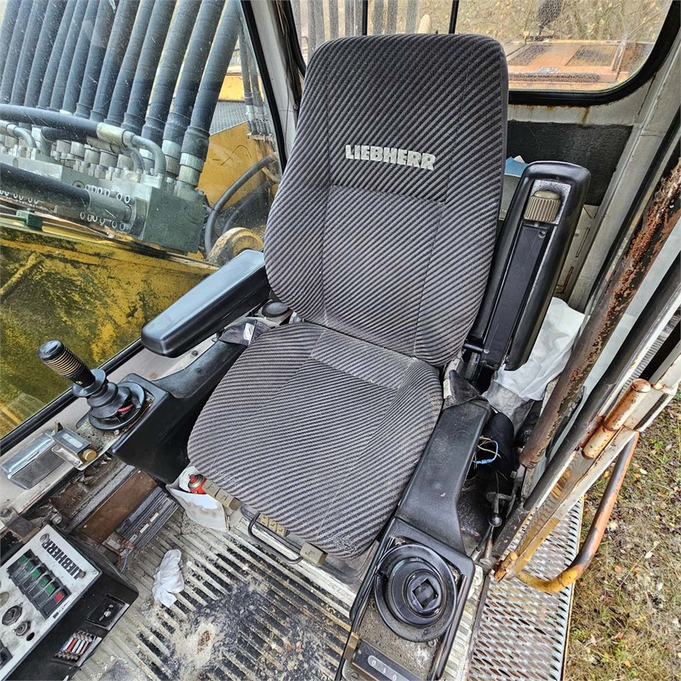 حفارات زحافة Liebherr R984: صور 11 حفارات زحافة Liebherr R984: صور 11