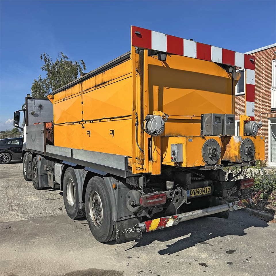 MAN TG 35. 8x2-6 BL - شاحنات مسطحة, موزع الأسفلت: صور 4 MAN TG 35. 8x2-6 BL - شاحنات مسطحة, موزع الأسفلت: صور 4