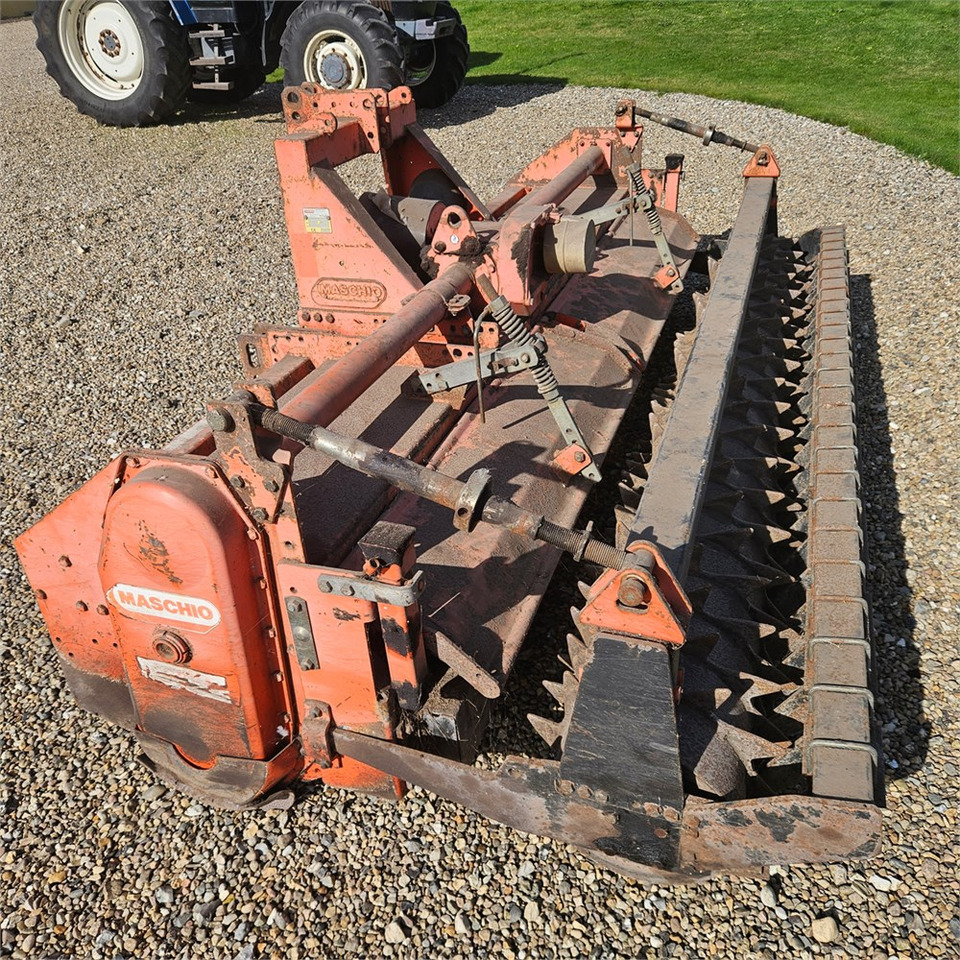 Maschio CB300 - محراث الدوار: صور 4 Maschio CB300 - محراث الدوار: صور 4