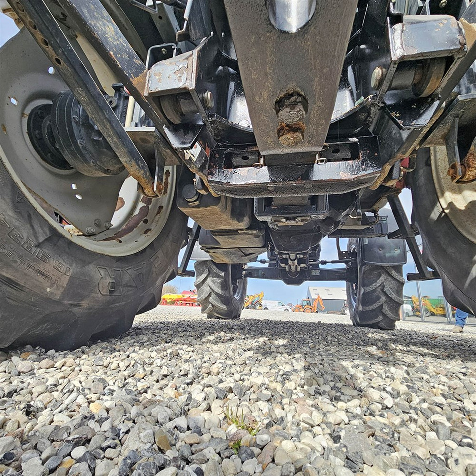 جرار Massey Ferguson 4245: صور 26