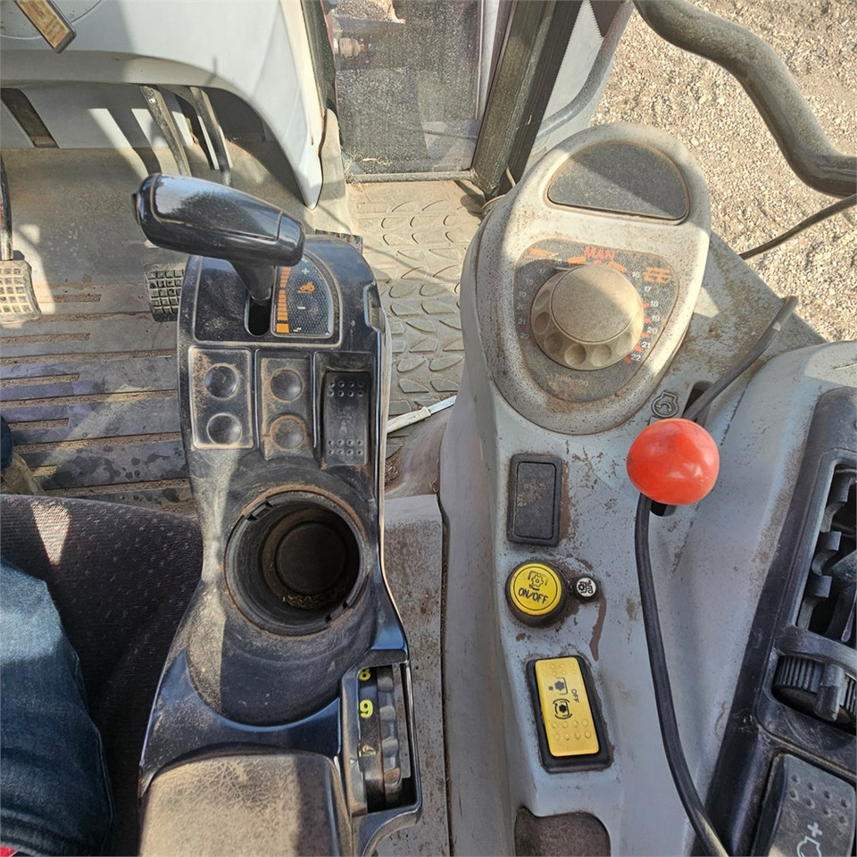 جرار Massey Ferguson 6480 Dyna-6: صور 12