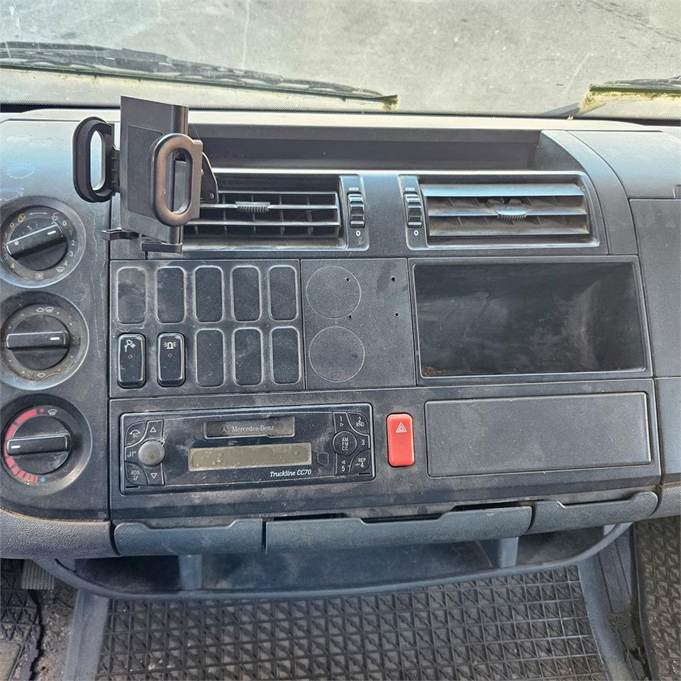 شاحنات مسطحة Mercedes ATEGO 817: صور 16