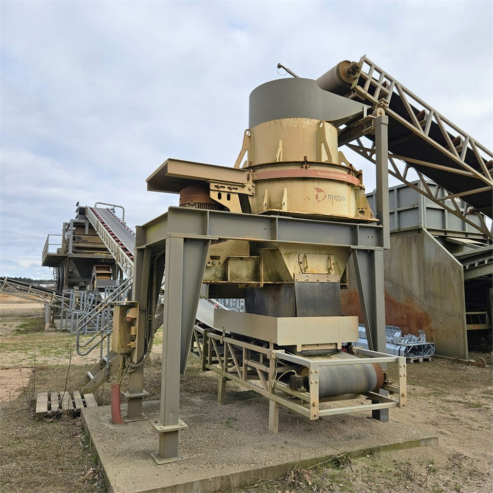 Metso Barmac B6150SE - كسارة مخرو: صور 1 Metso Barmac B6150SE - كسارة مخرو: صور 1