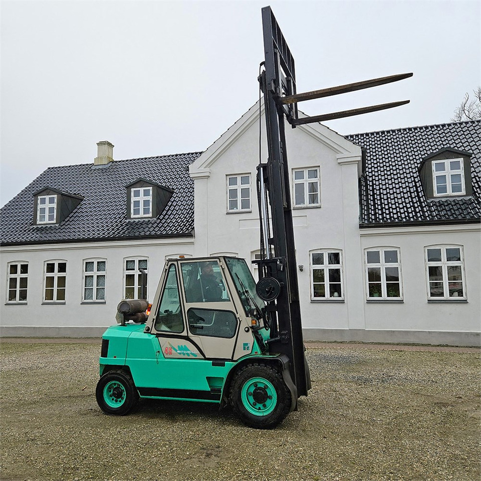 Mitsubishi FB45 - رافعة شوكية: صور 1 Mitsubishi FB45 - رافعة شوكية: صور 1