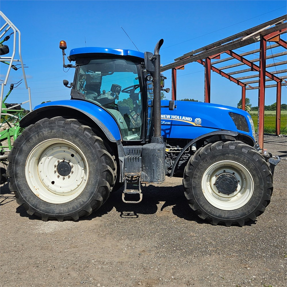 New Holland T7.235 Power Command - جرار: صور 2 New Holland T7.235 Power Command - جرار: صور 2