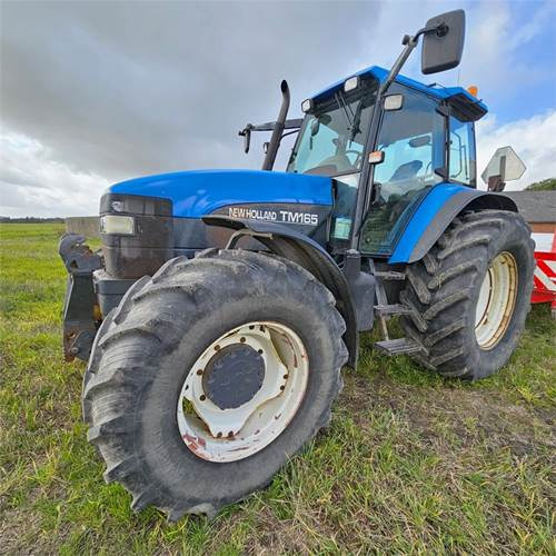 New Holland TM165 - جرار: صور 2 New Holland TM165 - جرار: صور 2