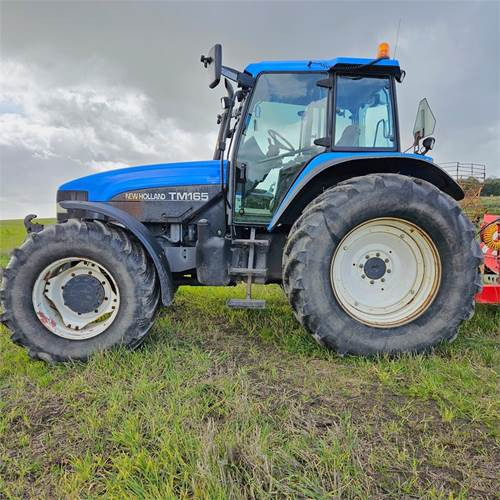 New Holland TM165 - جرار: صور 1 New Holland TM165 - جرار: صور 1