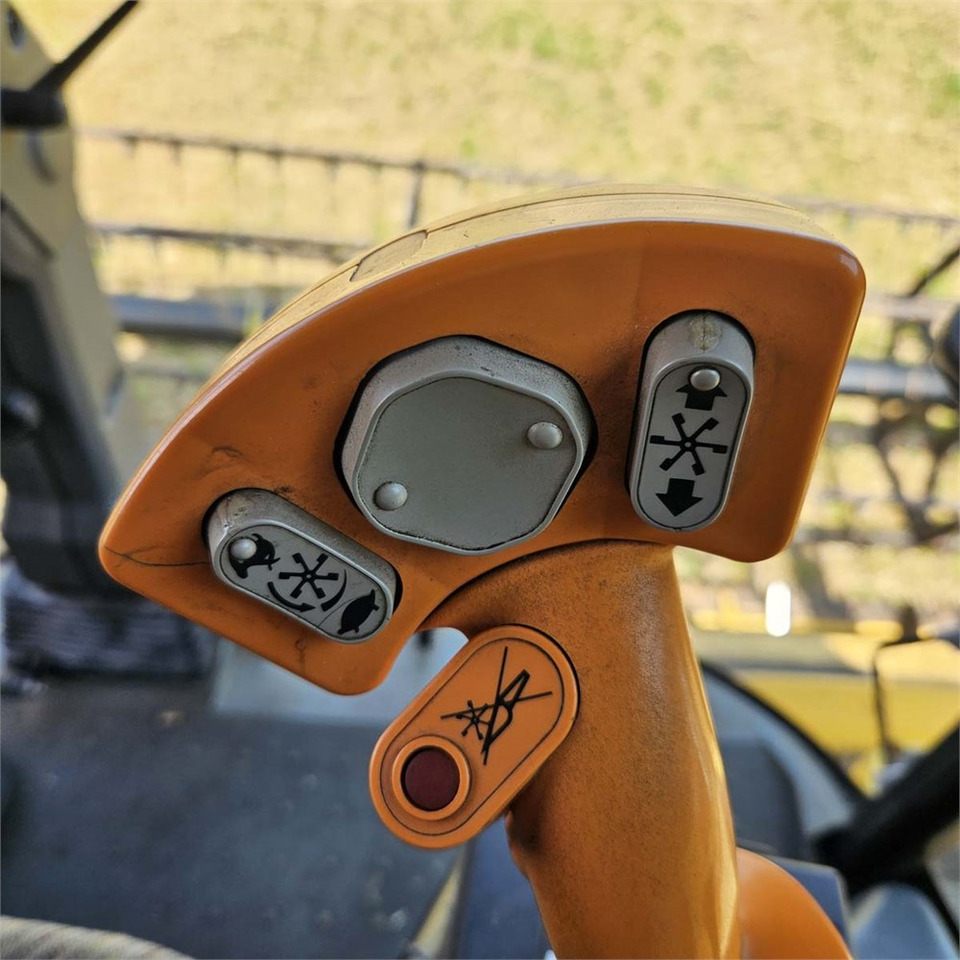 آلة حصاد New Holland TX68: صور 12