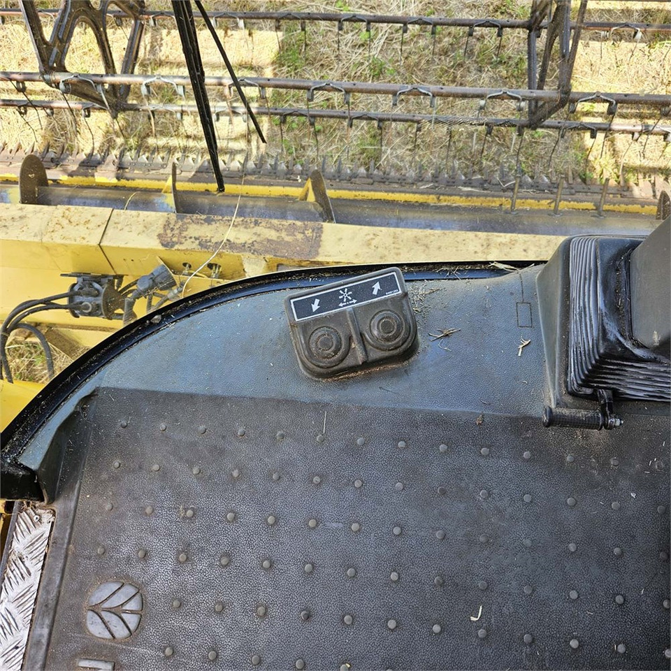 آلة حصاد New Holland TX68: صور 18