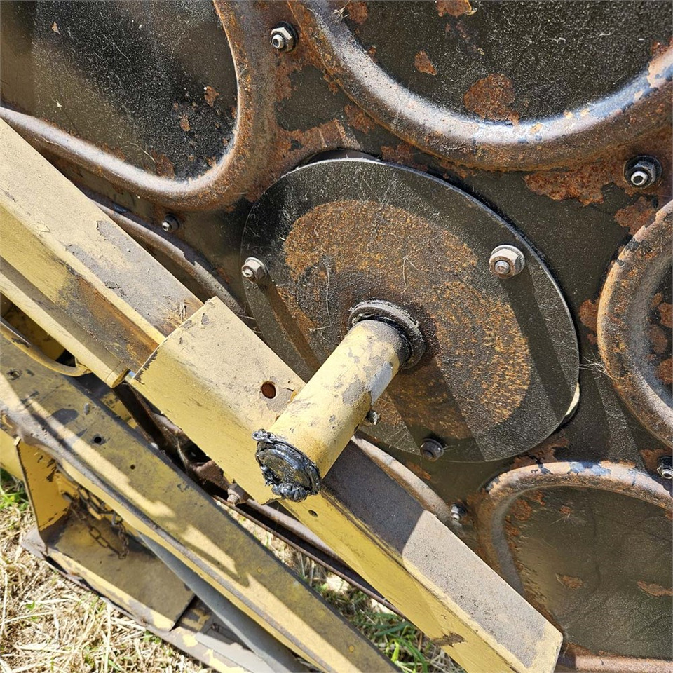 آلة حصاد New Holland TX68: صور 46