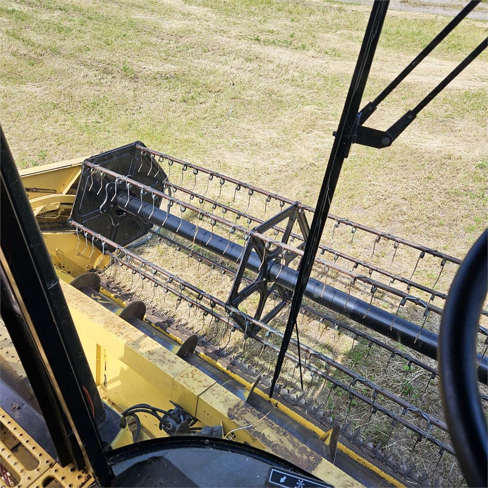 آلة حصاد New Holland TX68: صور 21