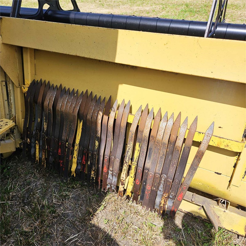 آلة حصاد New Holland TX68: صور 42