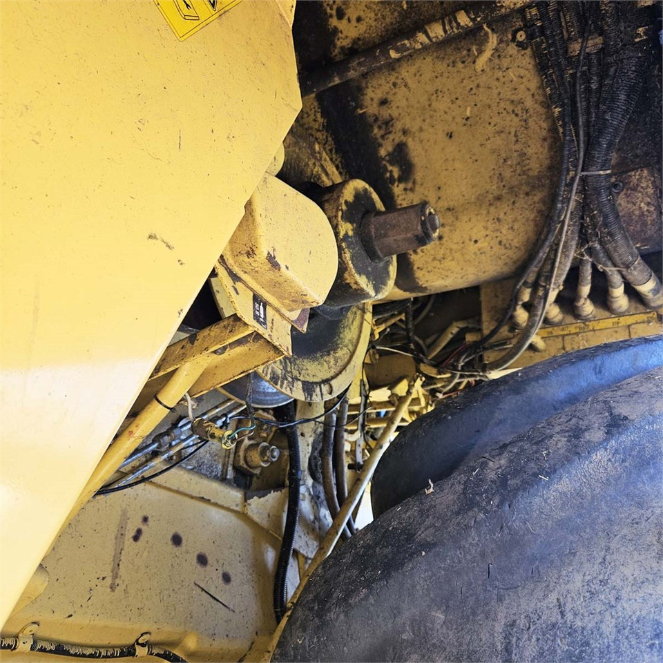 آلة حصاد New Holland TX68: صور 41