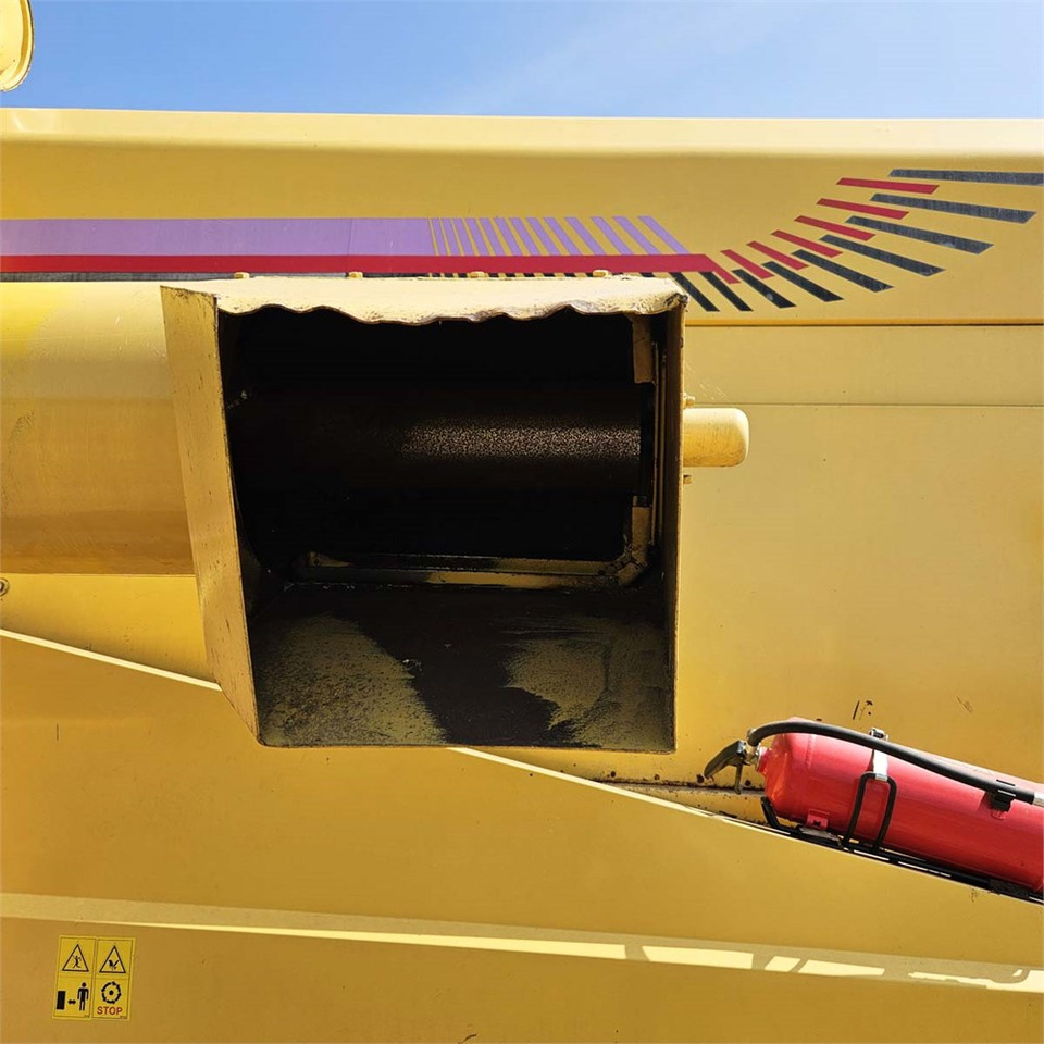 آلة حصاد New Holland TX68: صور 32
