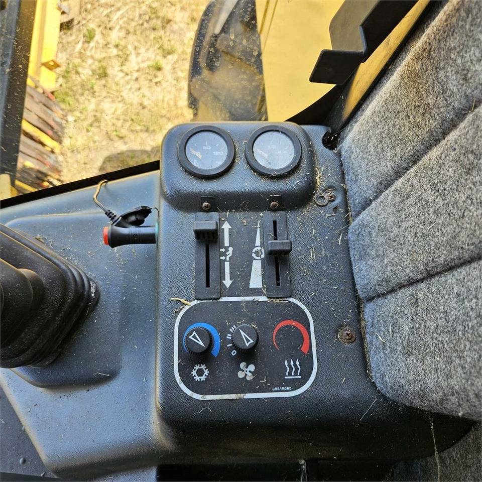 آلة حصاد New Holland TX68: صور 15