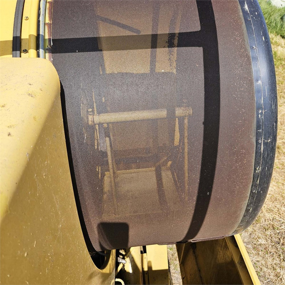 آلة حصاد New Holland TX68: صور 38