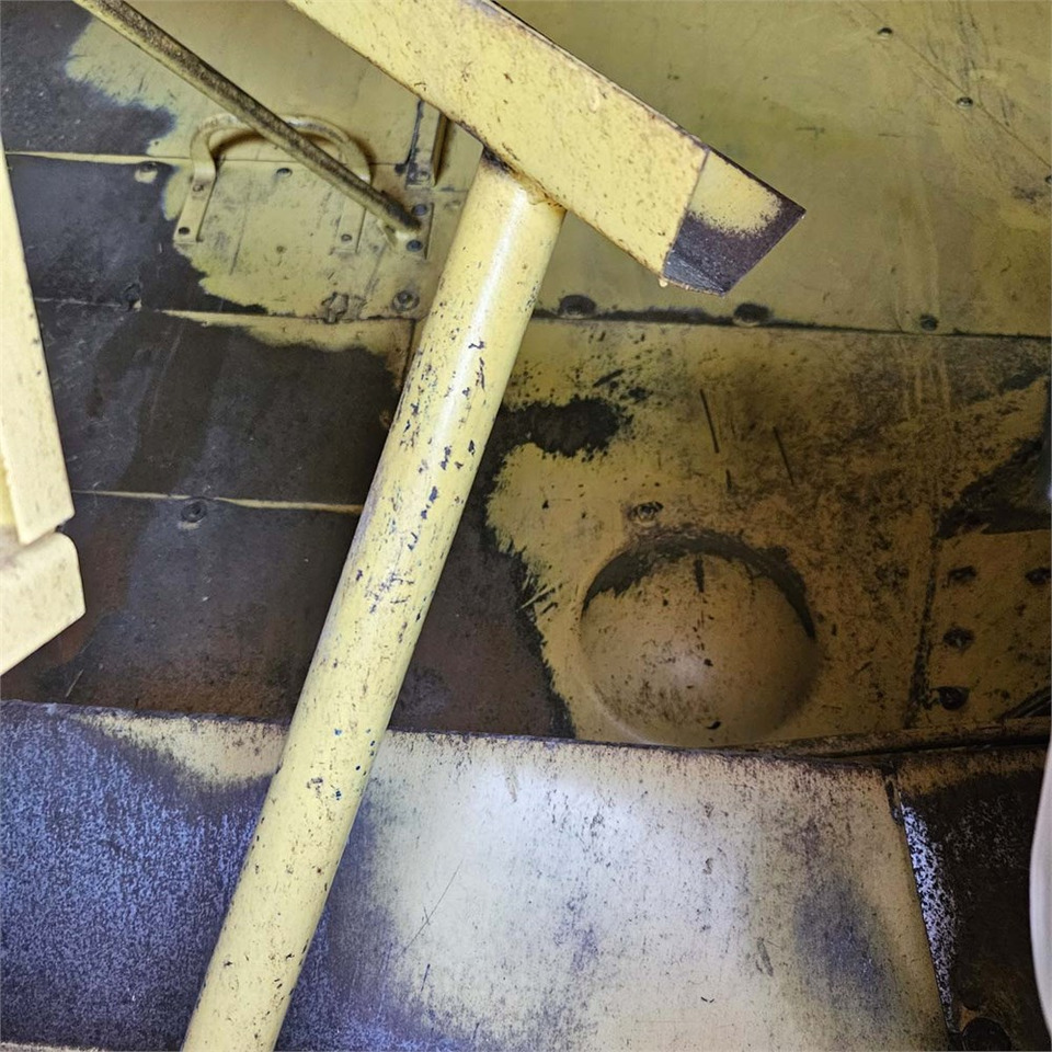 آلة حصاد New Holland TX68: صور 26