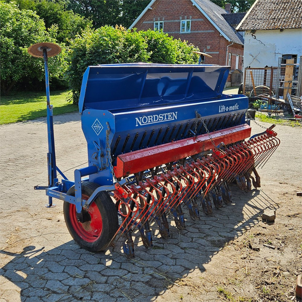 Nordsten Lift-o-Matic 2,5 - آلات البذر والغرس والشتل: صور 1 Nordsten Lift-o-Matic 2,5 - آلات البذر والغرس والشتل: صور 1
