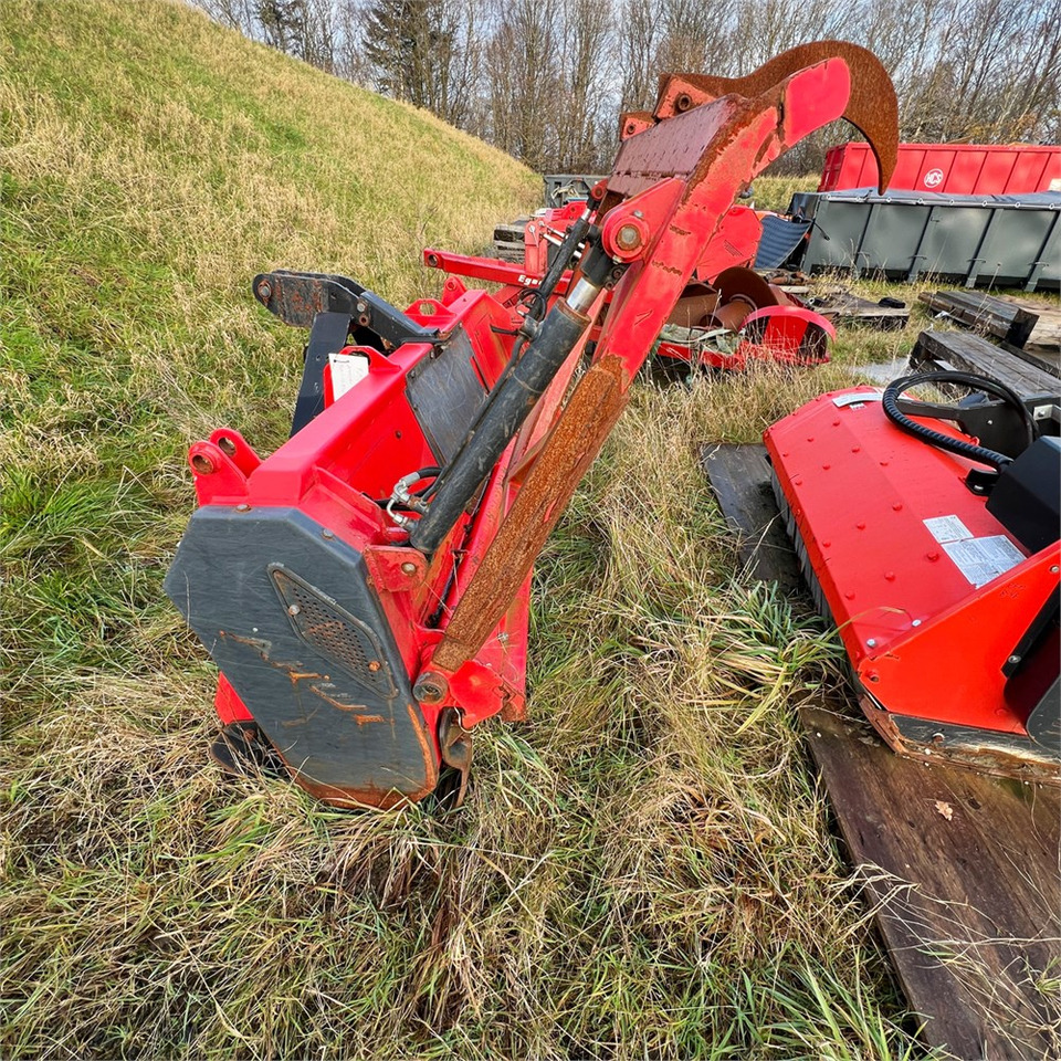 Prinoth M450m-1900 - ماكينات قطع الحشائش الغابات: صور 4 Prinoth M450m-1900 - ماكينات قطع الحشائش الغابات: صور 4