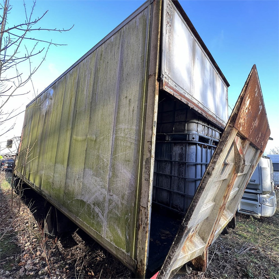 Renault 220 - بصندوق مغلق شاحنة: صور 5 Renault 220 - بصندوق مغلق شاحنة: صور 5