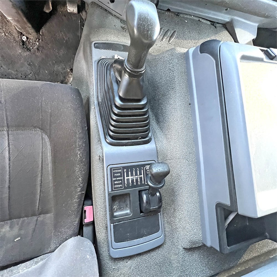 الشاسيه شاحنة Renault H 100 4x2 STD: صور 14 الشاسيه شاحنة Renault H 100 4x2 STD: صور 14