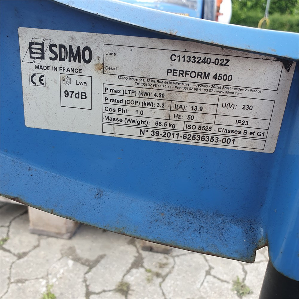 SDMO 4500 - مجموعة المولدات: صور 5 SDMO 4500 - مجموعة المولدات: صور 5