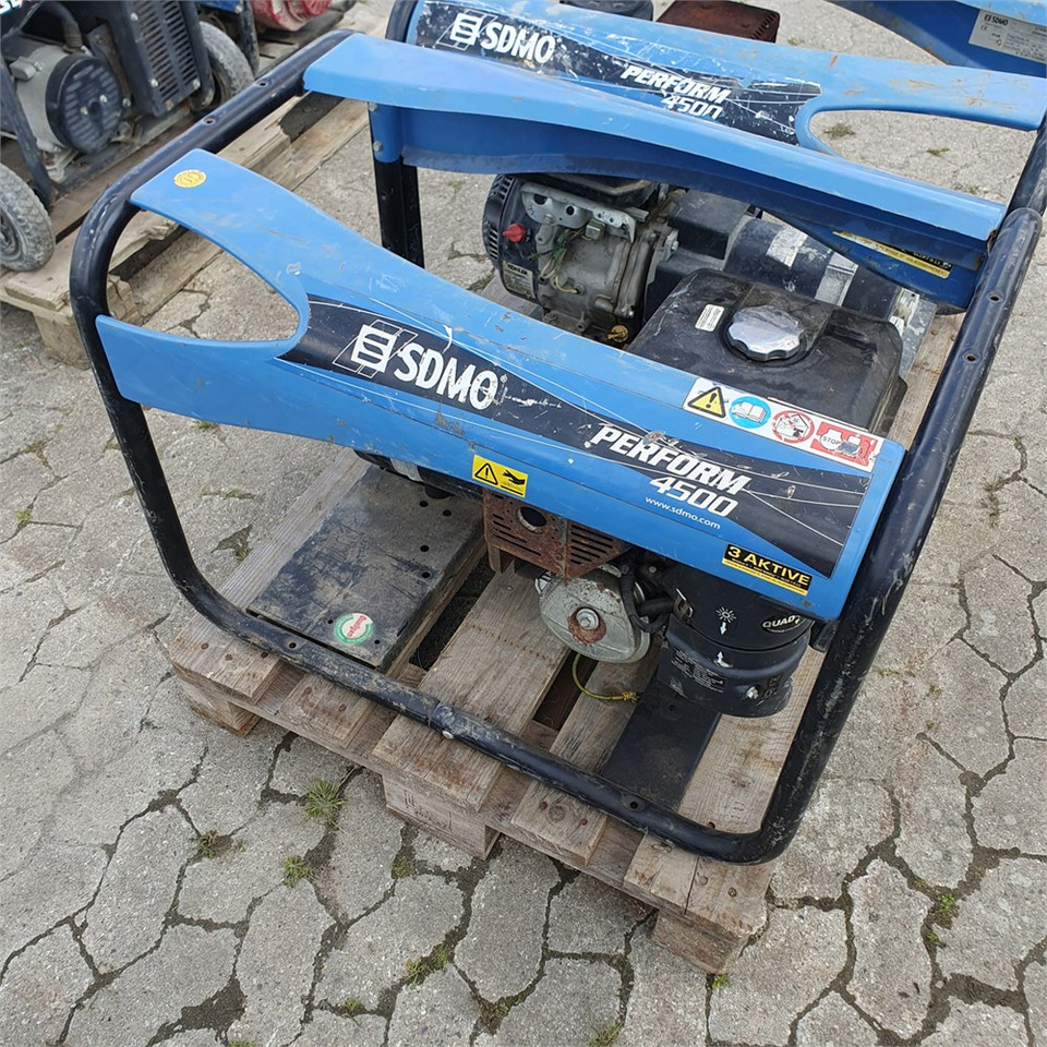 SDMO 4500 - مجموعة المولدات: صور 2 SDMO 4500 - مجموعة المولدات: صور 2