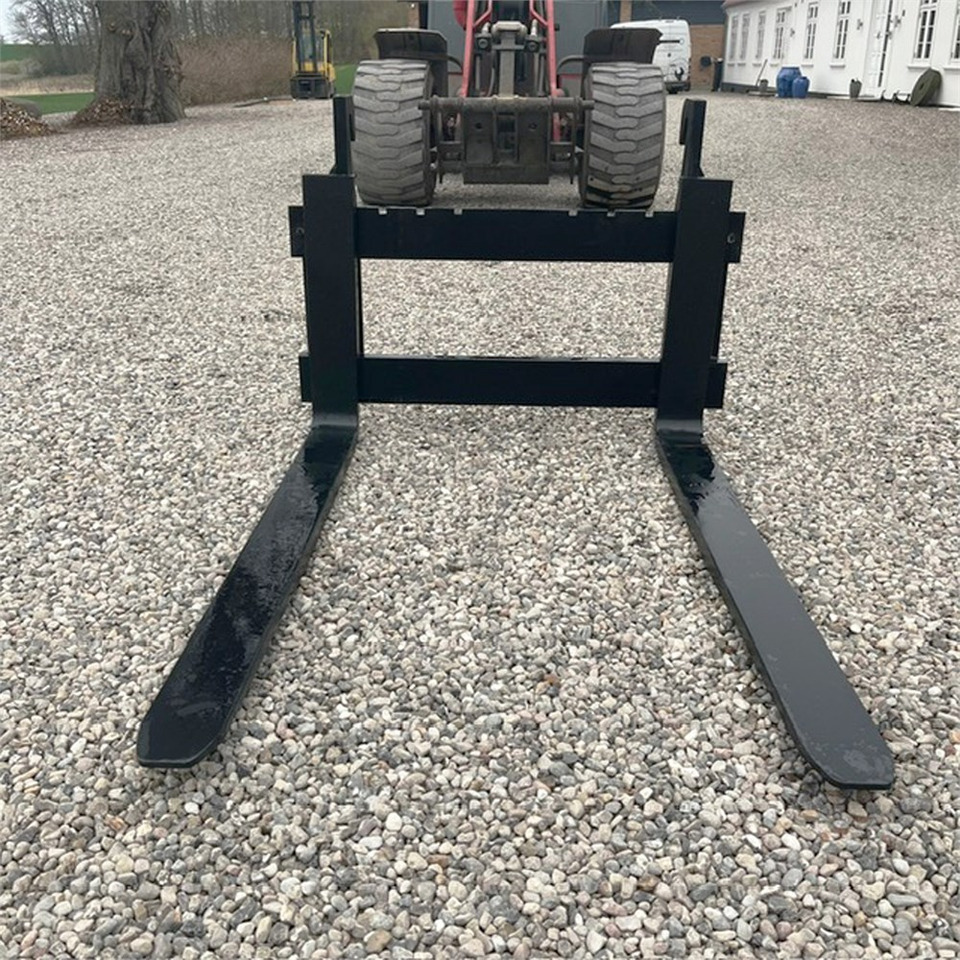 SE Equipment Weidemann - شوكات - آلات البناء: صور 2 SE Equipment Weidemann - شوكات - آلات البناء: صور 2