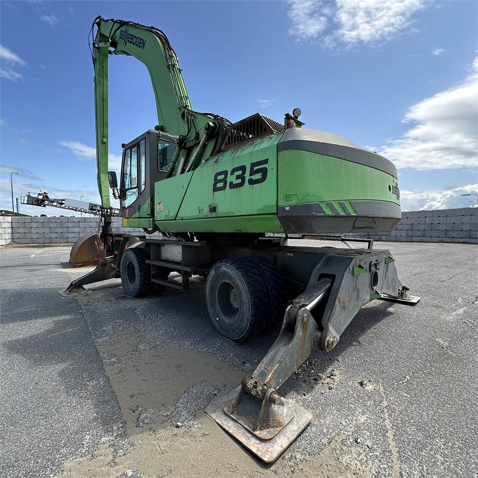Sennebogen 835M - حفارة النقل والشحن: صور 5 Sennebogen 835M - حفارة النقل والشحن: صور 5